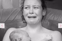 Ngắm biểu cảm khóc cười của sản phụ lần đầu ôm con