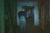 Đứng tim với bức ảnh bóng ma bác sỹ ở bệnh viện hoang