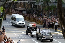 Dân Singapore đau buồn rước linh cữu ông Lý Quang Diệu