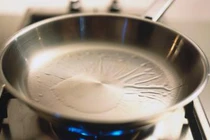 Sai lầm khi dùng chảo rất nhiều người mắc
