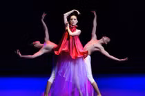 Linh Nga “lột xác” thành nữ hoàng quyền lực ngầm trong showbiz