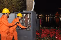 Sự thật ít biết về "chiến sĩ thầm lặng" thắp sáng Thủ đô