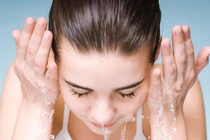 Những sai lầm khi rửa mặt hầu như ai cũng mắc