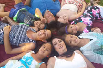 Nhận nuôi cả 4 đứa con bà mẹ chết vì ung thư não