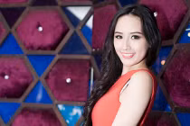 Mai Phương Thúy quyến rũ bất ngờ khi kín đáo