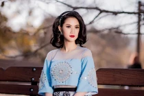 HH phu nhân Trâm Bùi kiêu sa với gam màu cổ điển