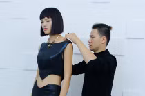 Chà Mi được quán quân Project Runway chăm chút