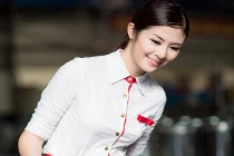 HH Ngọc Hân “khoe” trải nghiệm làm công nhân nhà máy