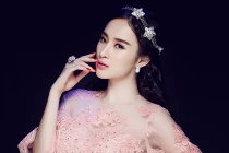 Angela Phương Trinh tái xuất sau lệnh phạt với cháu Đại tướng