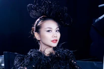 Bóc mẽ đằng sau vẻ quyền uy của Thanh Hằng