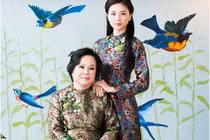 Ngô Thanh Vân dịu dàng bên mẹ