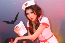 Nữ y tá quái chiêu Ngọc Quyên