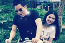 Ngọc Trinh bỏ xế xịn, hẹn hò bằng xe đạp