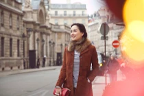 Mai Phương Thúy đẹp quyến rũ trên đường phố Paris