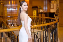 Yến Trang chạy show liên tục vẫn xinh đẹp