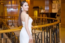 Yến Trang chạy show liên tục vẫn xinh đẹp