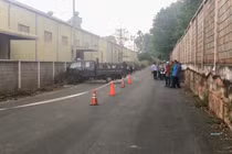 Kinh hãi phát hiện thi thể dưới mương nước bị xe máy đè lên