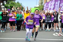 Cụ bà 92 tuổi chạy marathon 42km