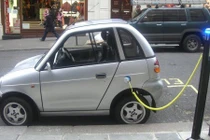 Quá ô nhiễm, Trung Quốc tích cực hỗ trợ xe xanh