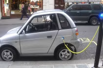 Quá ô nhiễm, Trung Quốc tích cực hỗ trợ xe xanh