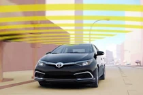 Cận cảnh Toyota Corolla 2016 nghi sắp về Việt Nam?