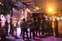 "Đột kích" quán bar giữa Sài Gòn, phát hiện hàng chục người phê ma túy