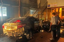 Nghi ghen tuông, Phó giám đốc lao thẳng xe vào công ty vợ