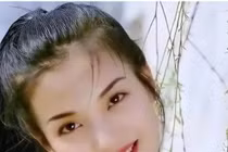 Cuộc sống của sao 'Hoàn Châu Cách Cách' Triệu Vy hiện tại ra sao?