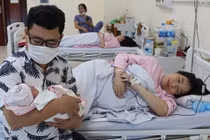 Người phụ nữ sinh con sau 23 năm điều trị hiếm muộn