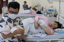 Người phụ nữ sinh con sau 23 năm điều trị hiếm muộn