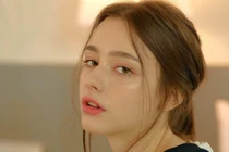 "Thiên thần Instagram" lọt top 4 gương mặt đẹp nhất thế giới 2022