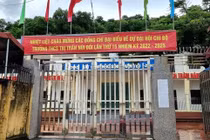 Thu sai, Trường THCS thị trấn Núi Đối phải trả lại tiền cho phụ huynh 