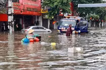 Hải Phòng ngập sâu trong biển nước 
