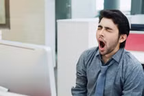 Trật khớp hàm sau một lần… ngáp to