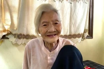 Cụ bà 100 tuổi nhớ vanh vách tên 32 cháu chắt trong nhà