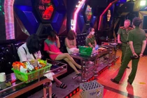 Khởi tố các đối tượng “mở tiệc” ma túy trong quán karaoke