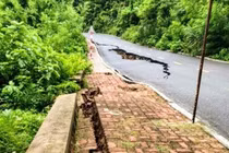 Hải Phòng: Công bố tình huống khẩn cấp sạt lở tại Đồ Sơn