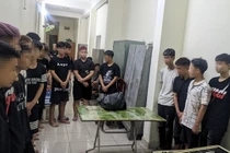 Khởi tố nhóm thanh thiếu niên náo loạn đường phố, tấn công cảnh sát