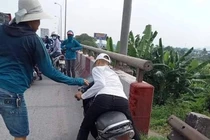 Hải Phòng: Người đàn ông tử vong trong tư thế ngồi trên xe máy