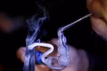 Quảng Ninh: Phát hiện 2 đôi nam nữ mở “tiệc ma túy” trong nhà nghỉ