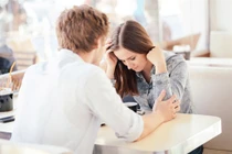 Phát hiện chồng sắp cưới có con riêng, cô gái như trút được gánh nặng