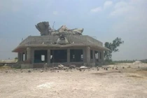 Cận cảnh tượng Phật cao nhất miền Bắc đổ sập tan nát