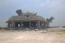 Cận cảnh tượng Phật cao nhất miền Bắc đổ sập tan nát