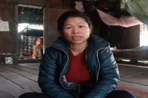 Công an xã giữ 90 triệu, bắt phụ nữ cởi áo có phạm luật?