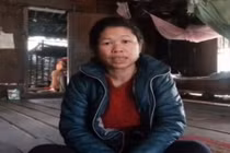 Công an xã giữ 90 triệu, bắt phụ nữ cởi áo có phạm luật?