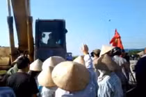 Công an tiếp tục điều tra vụ máy xúc chèn dân ở Hải Dương