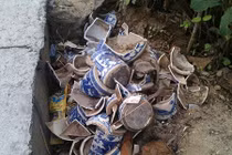 Cận cảnh hàng trăm ngôi mộ bị đập phá ở Hải Phòng