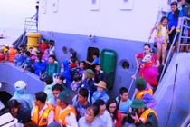 UBND tỉnh Quảng Ninh xin lỗi du khách vụ thu vé tàu