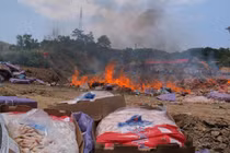 Cảnh hỏa thiêu kho thịt đông lạnh 40 năm của Trung Quốc