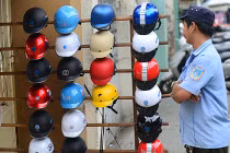 CSGT than khó phạt người đội mũ bảo hiểm rởm